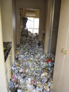 ゴミ屋敷の清掃・不用品回収を行いました2013.08.27